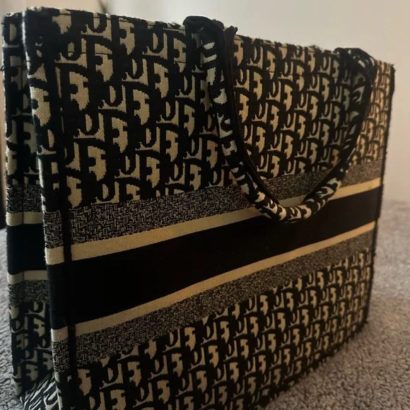 Christian Dior Black and Cream Tote Bag - Picture 2 of 3
